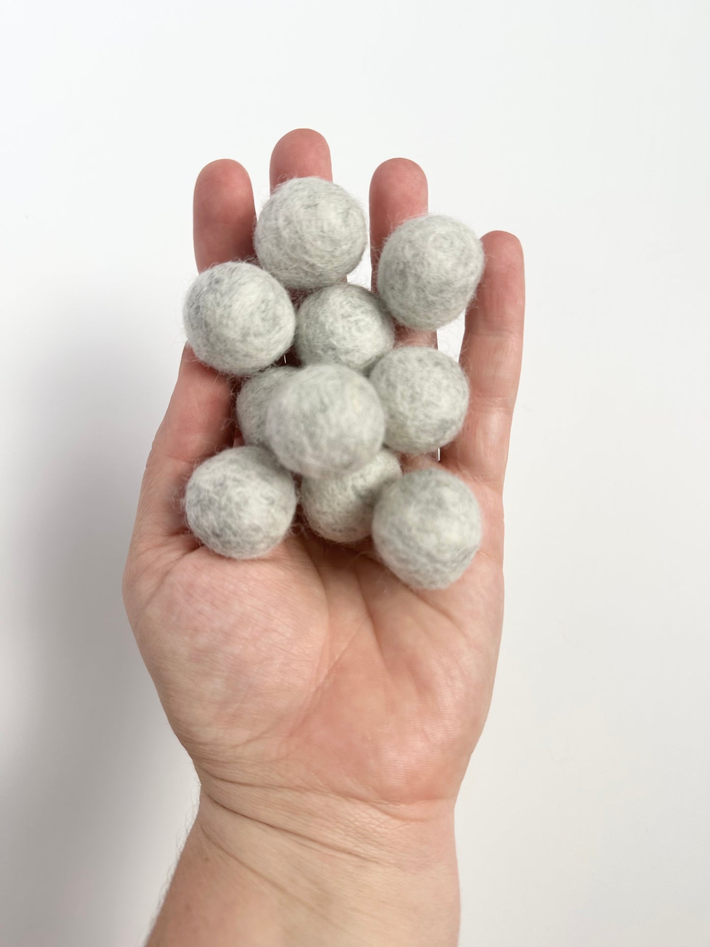 Heather Smoke - 2.5 cm Felt Pom Pom Balls