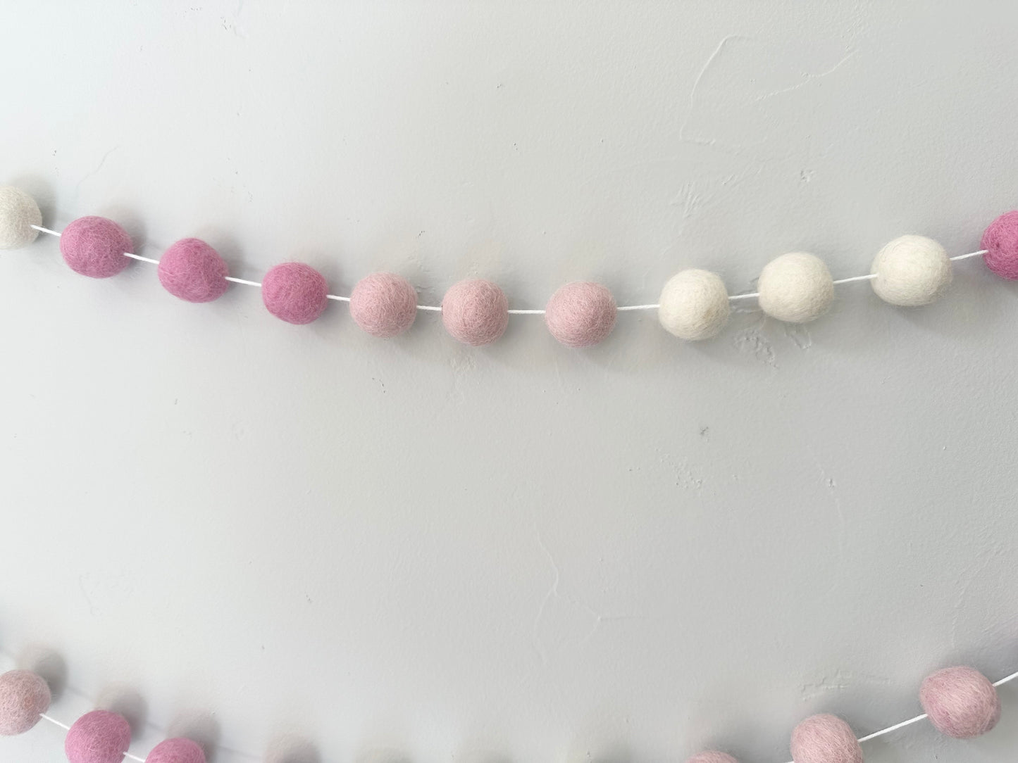 Pink Ombre Color Blocking Garland