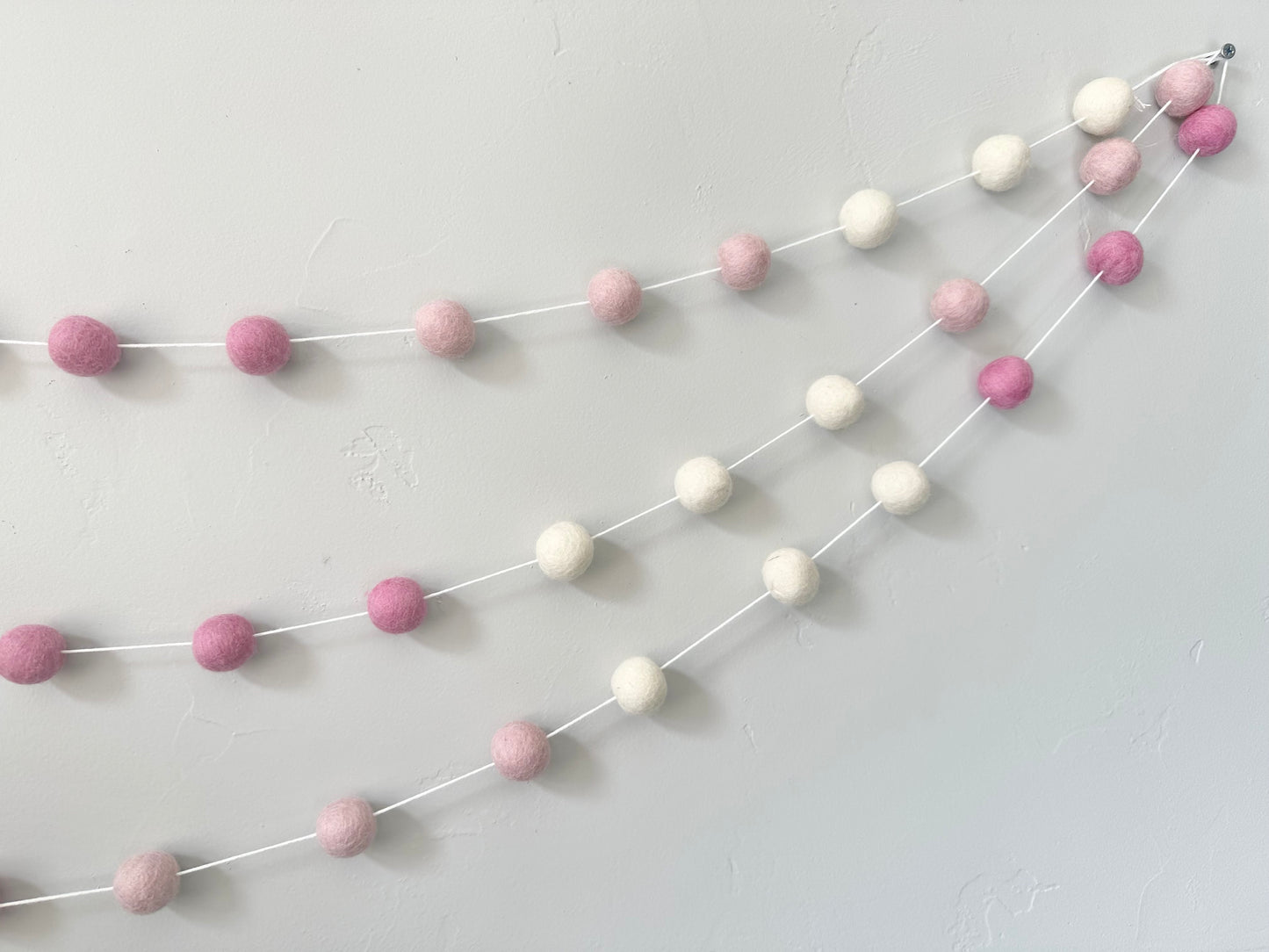 Pink Ombre Color Blocking Garland