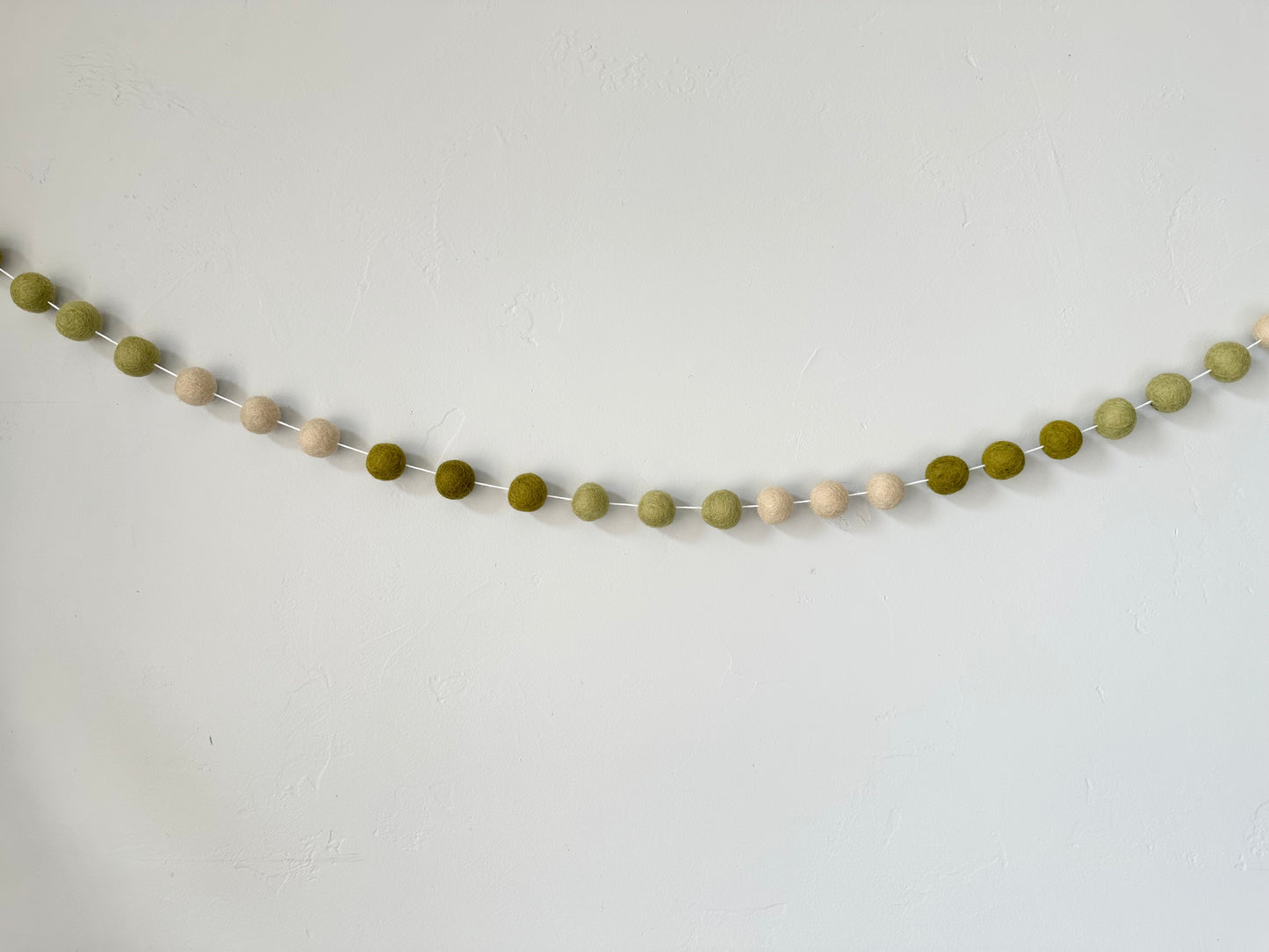 Soft Green Ombre Color Block Garland