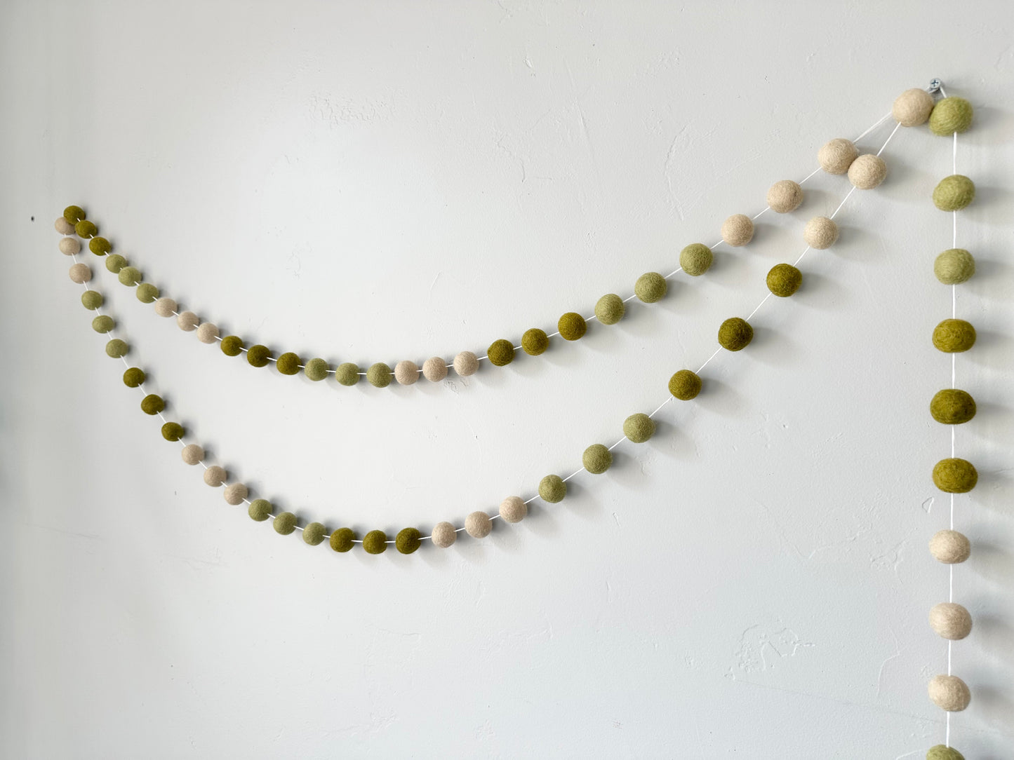 Soft Green Ombre Color Block Garland