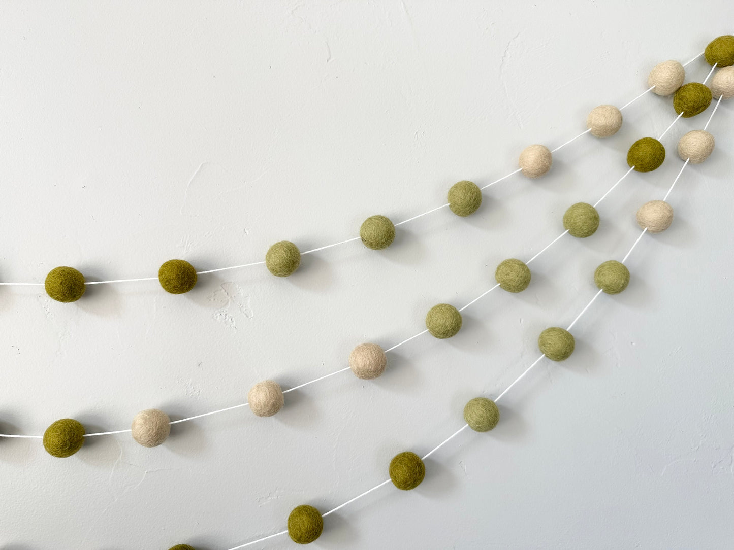 Soft Green Ombre Color Block Garland