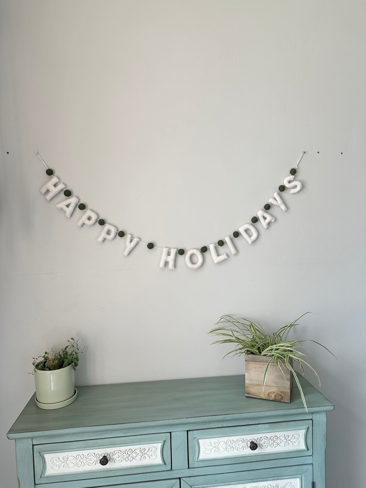 HAPPY HOLIDAYS felt banner - red, emerald or white letters