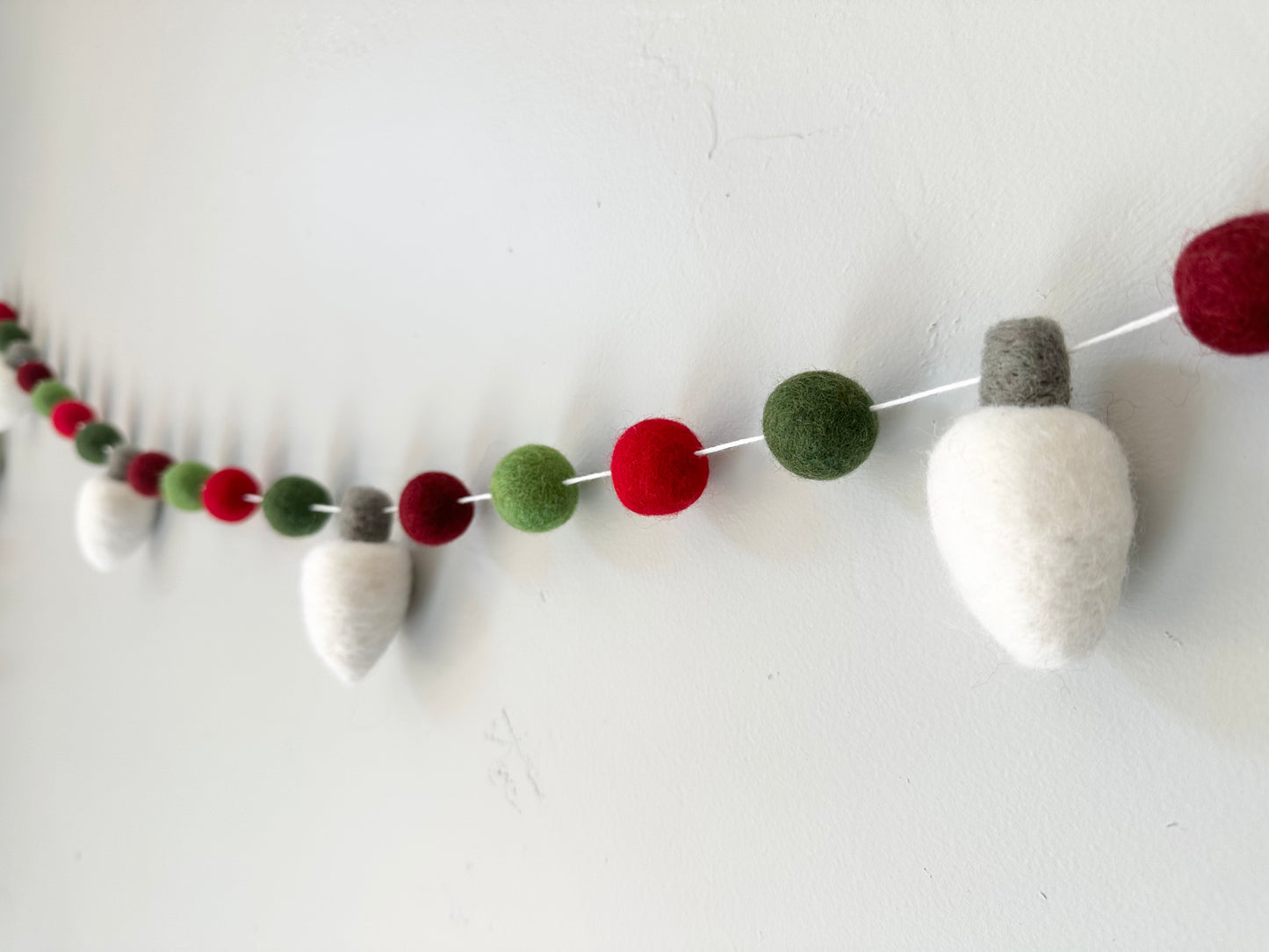 Red & Green w/ White Bulbs Garland