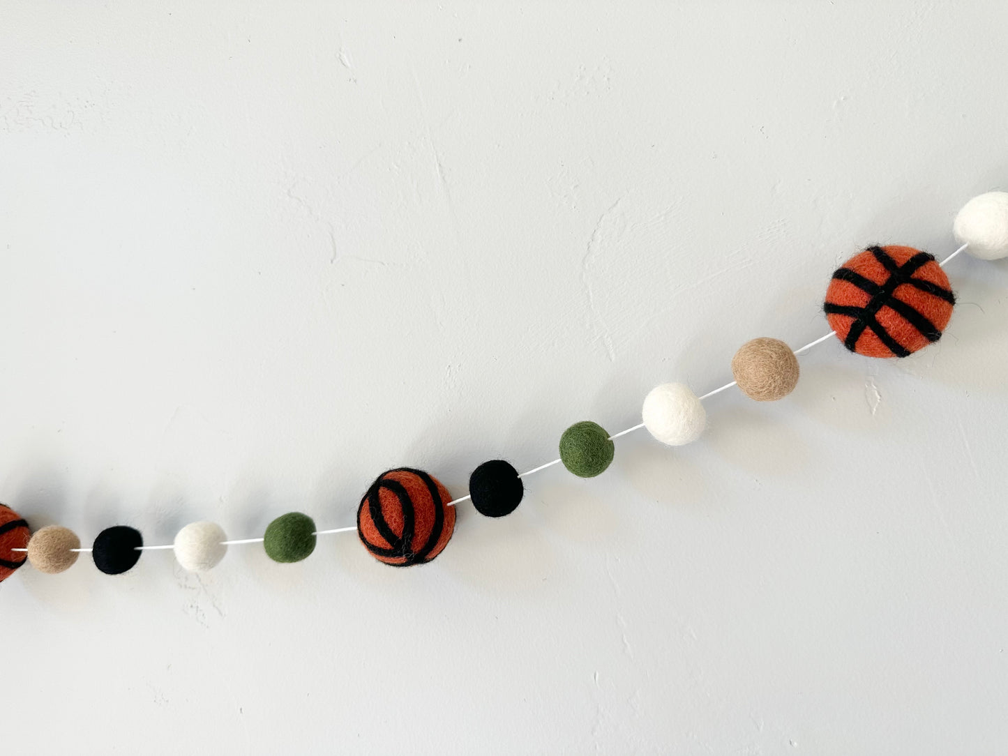 Customizable Basketball Garland