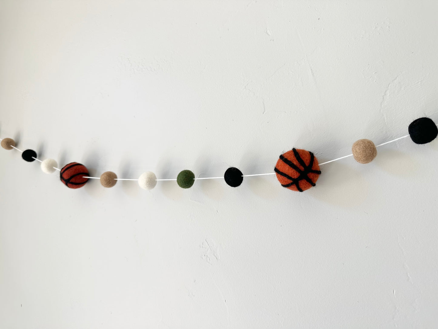 Customizable Basketball Garland