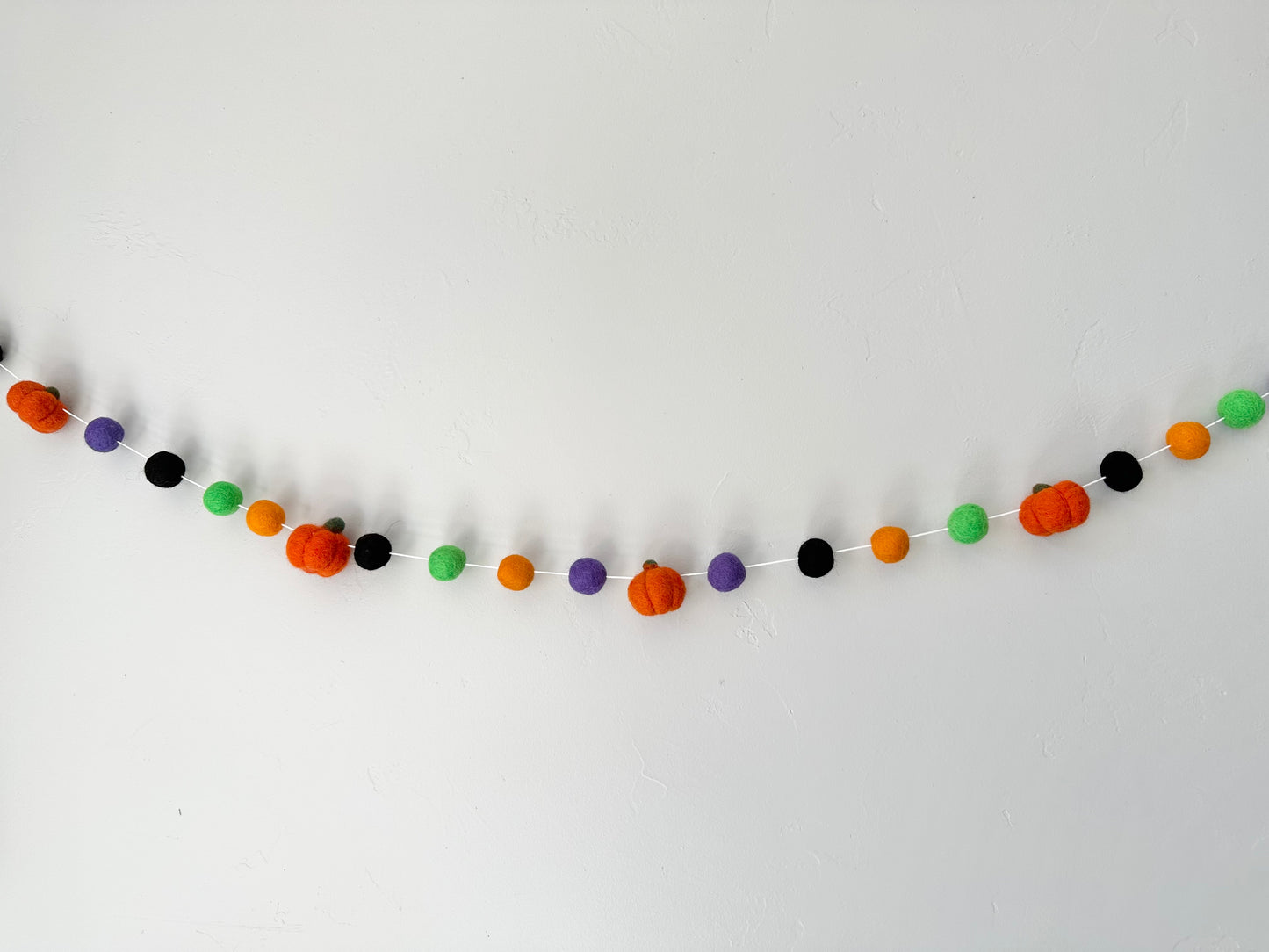 Vibrant Halloween Pumpkin Garland