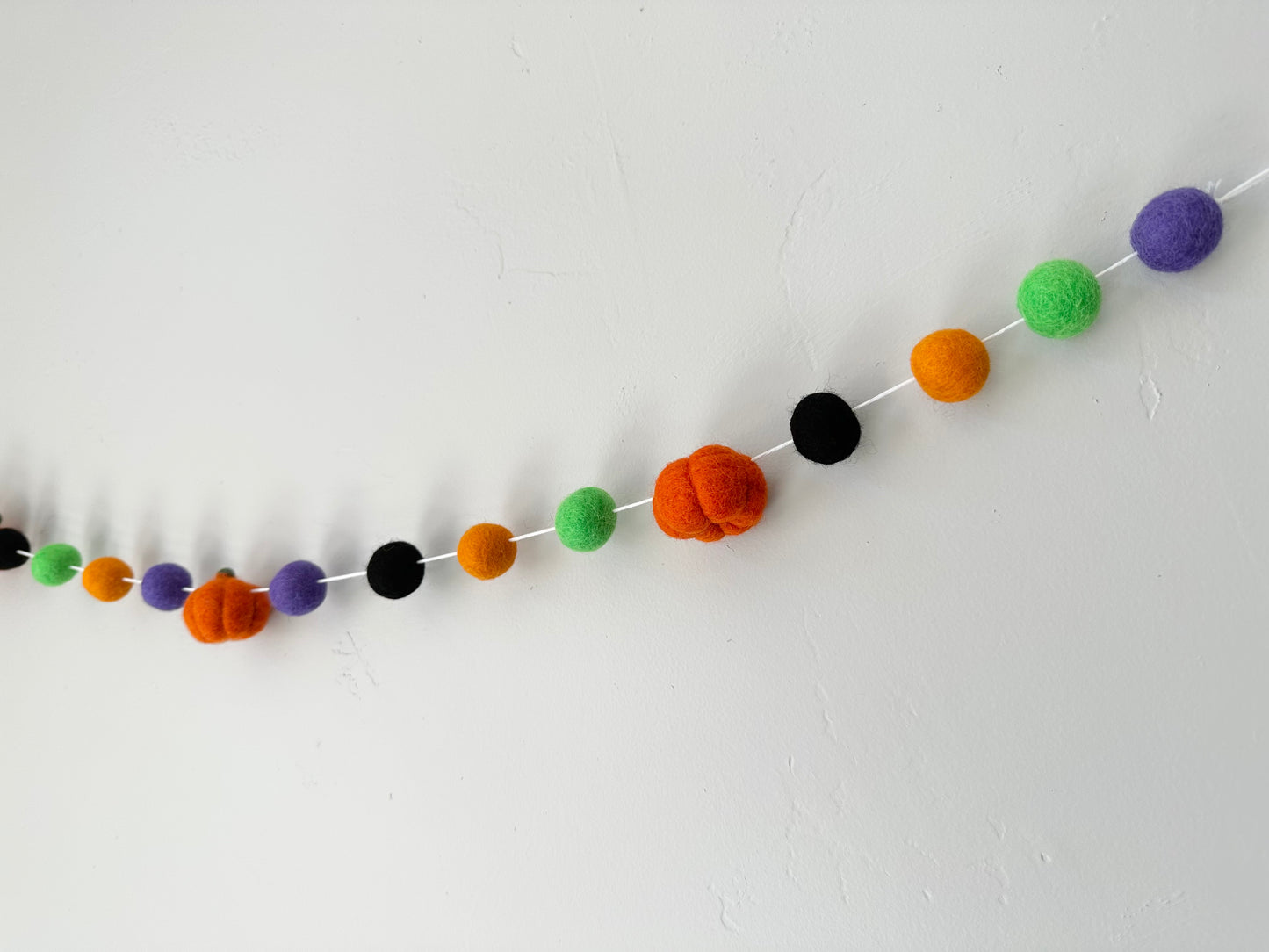 Vibrant Halloween Pumpkin Garland