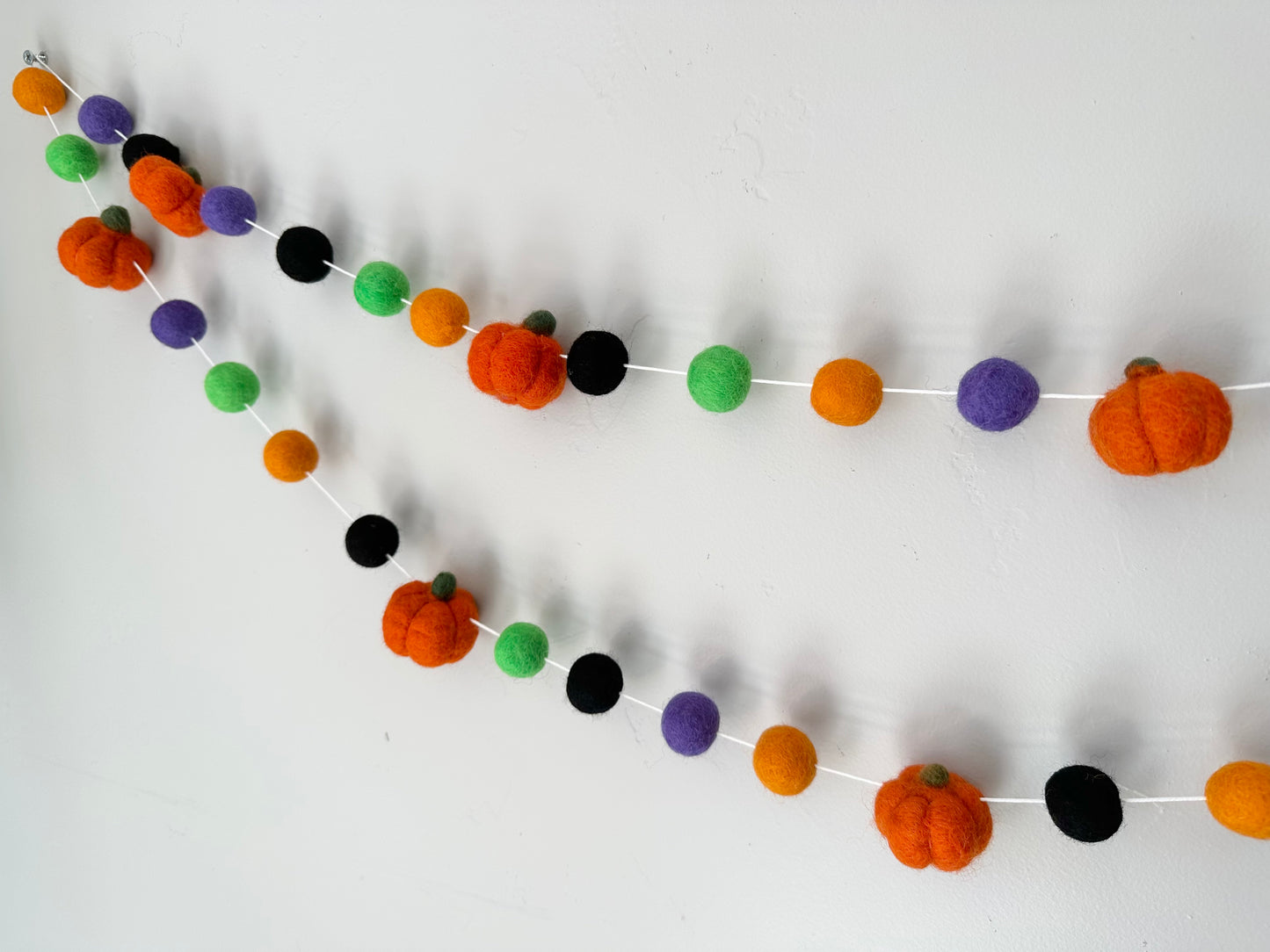 Vibrant Halloween Pumpkin Garland