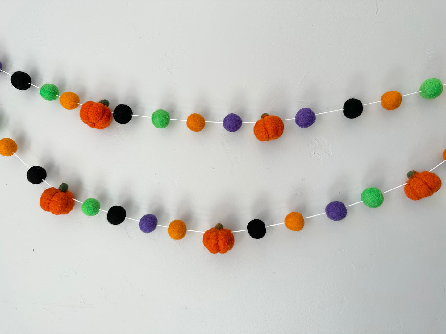 Vibrant Halloween Pumpkin Garland