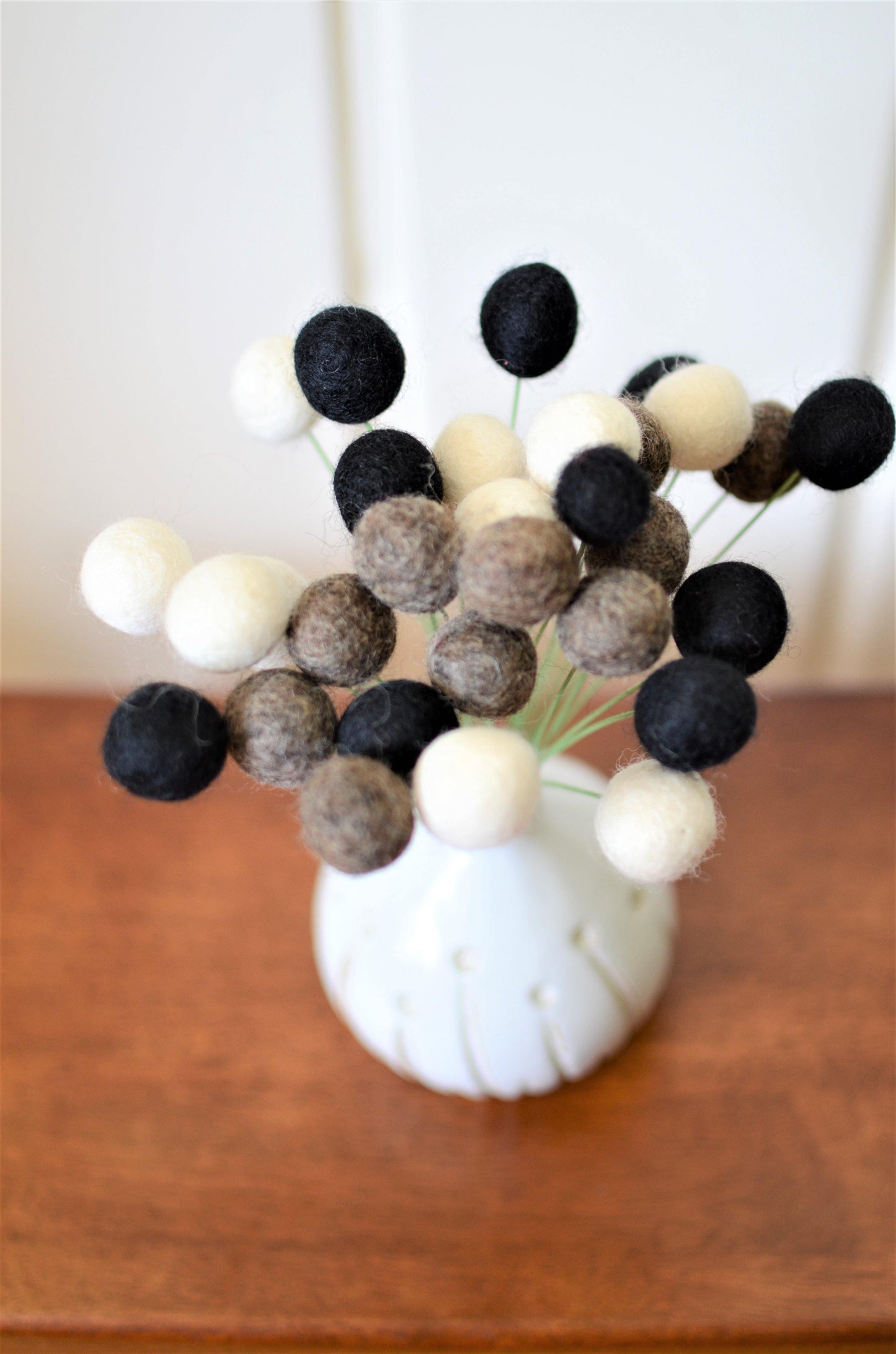Monochromatic Felt Ball Bouquet - Redheadnblue