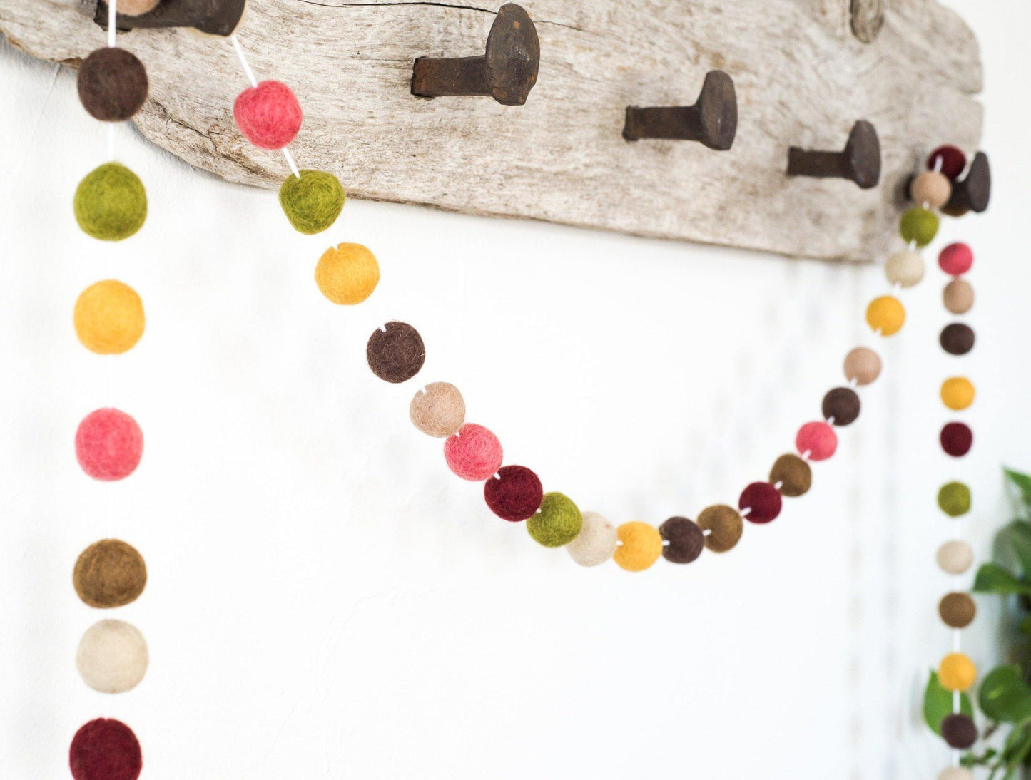 Fun Autumn Tones Garland - Redheadnblue