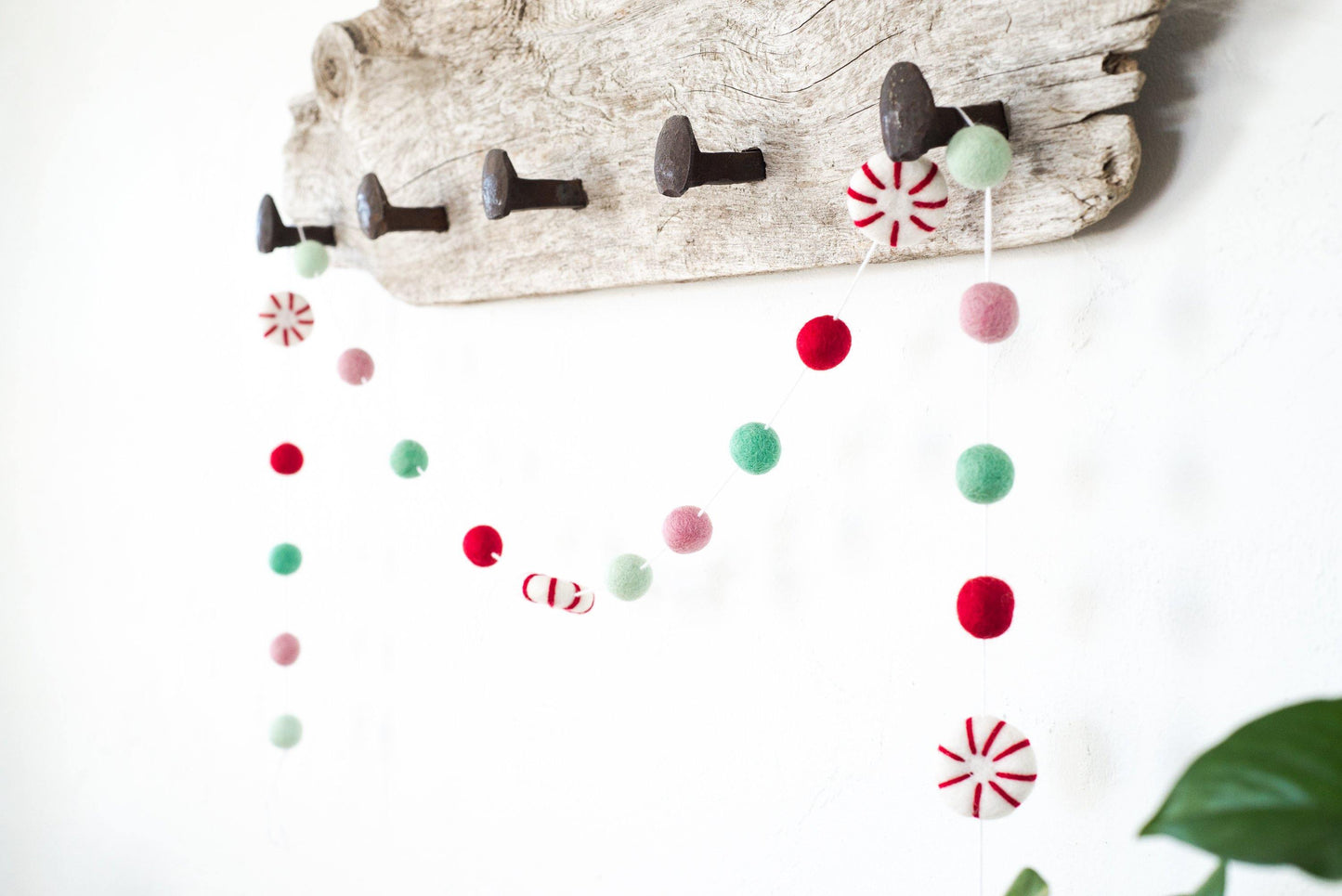 Retro Peppermint Candy Garland - Redheadnblue