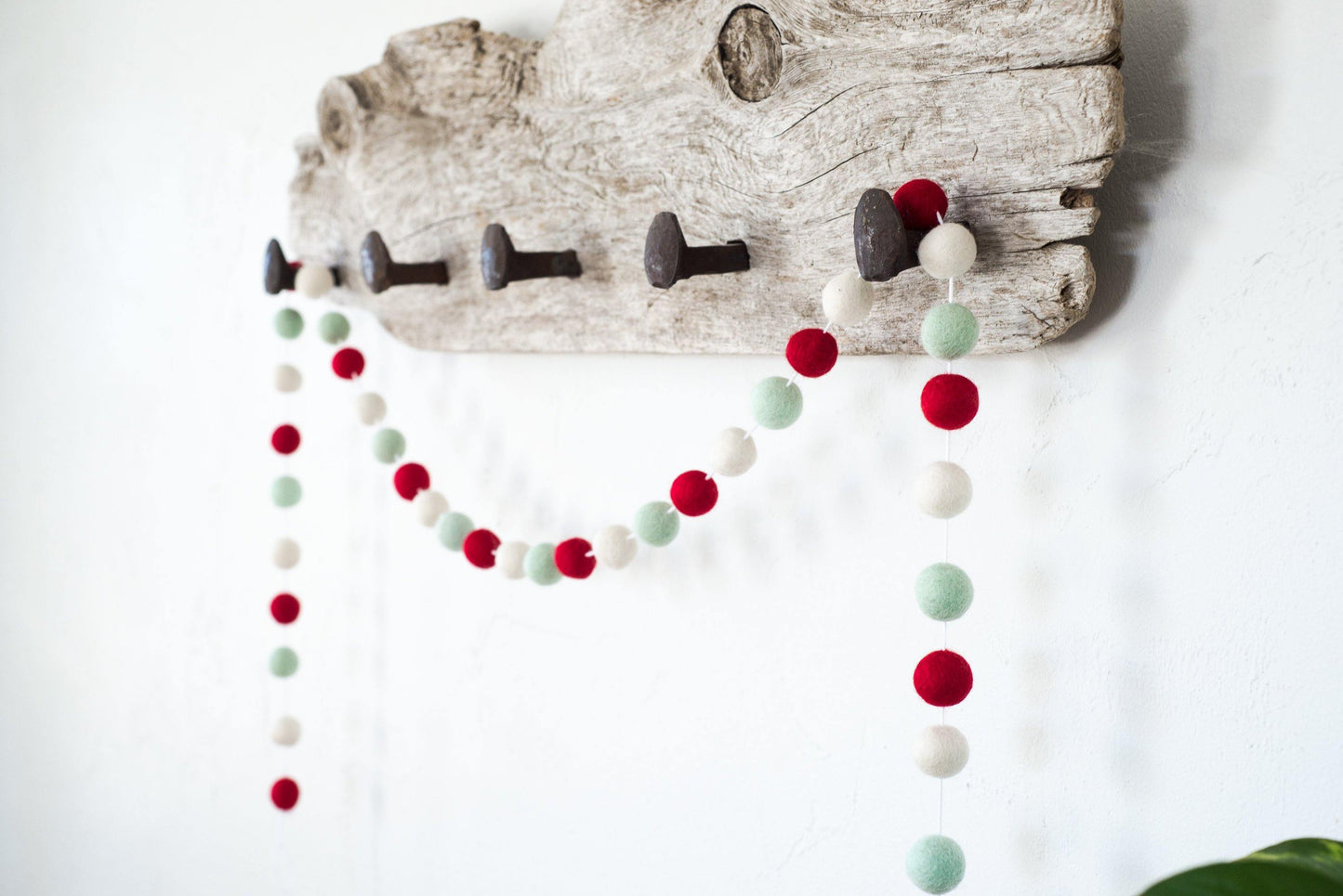 Retro Christmas Felt Ball Garland - Redheadnblue