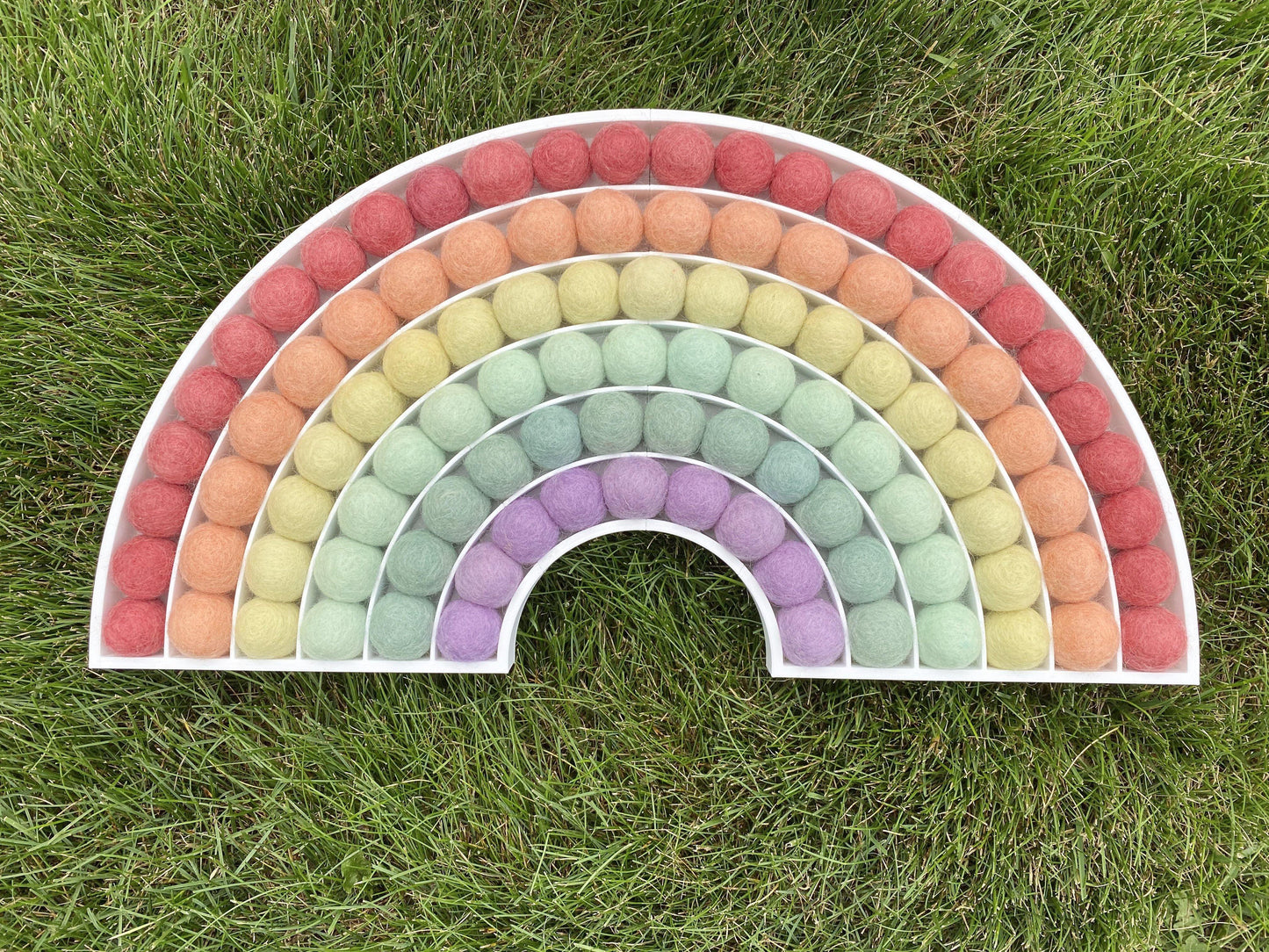 Pastel Felt Ball Rainbow - Redheadnblue