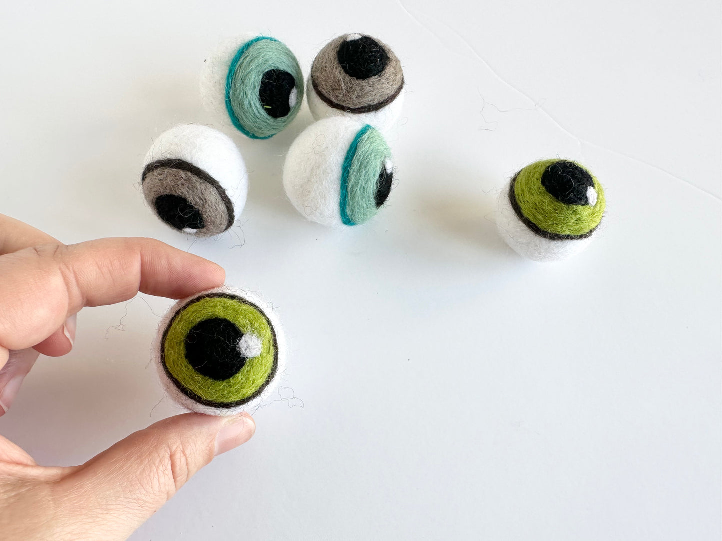 4 cm Wool Felt Eye Ball