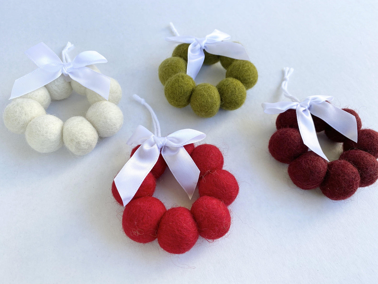 Wreath Ornament - White Bow - Redheadnblue