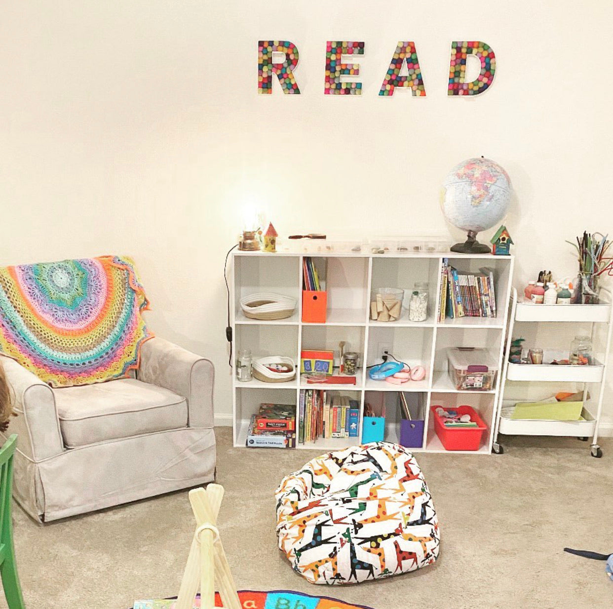 READ Felt Ball Letters