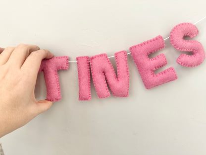 HAPPY VALENTINES DAY felt banner - red, pink or white letters