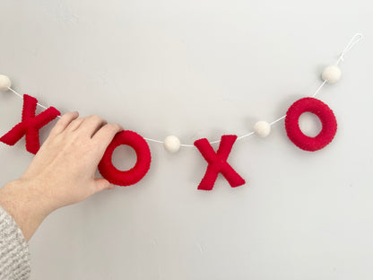 XOXO felt banner - red letters
