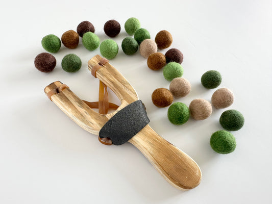 Camouflage Slingshot & Felt Ball Set