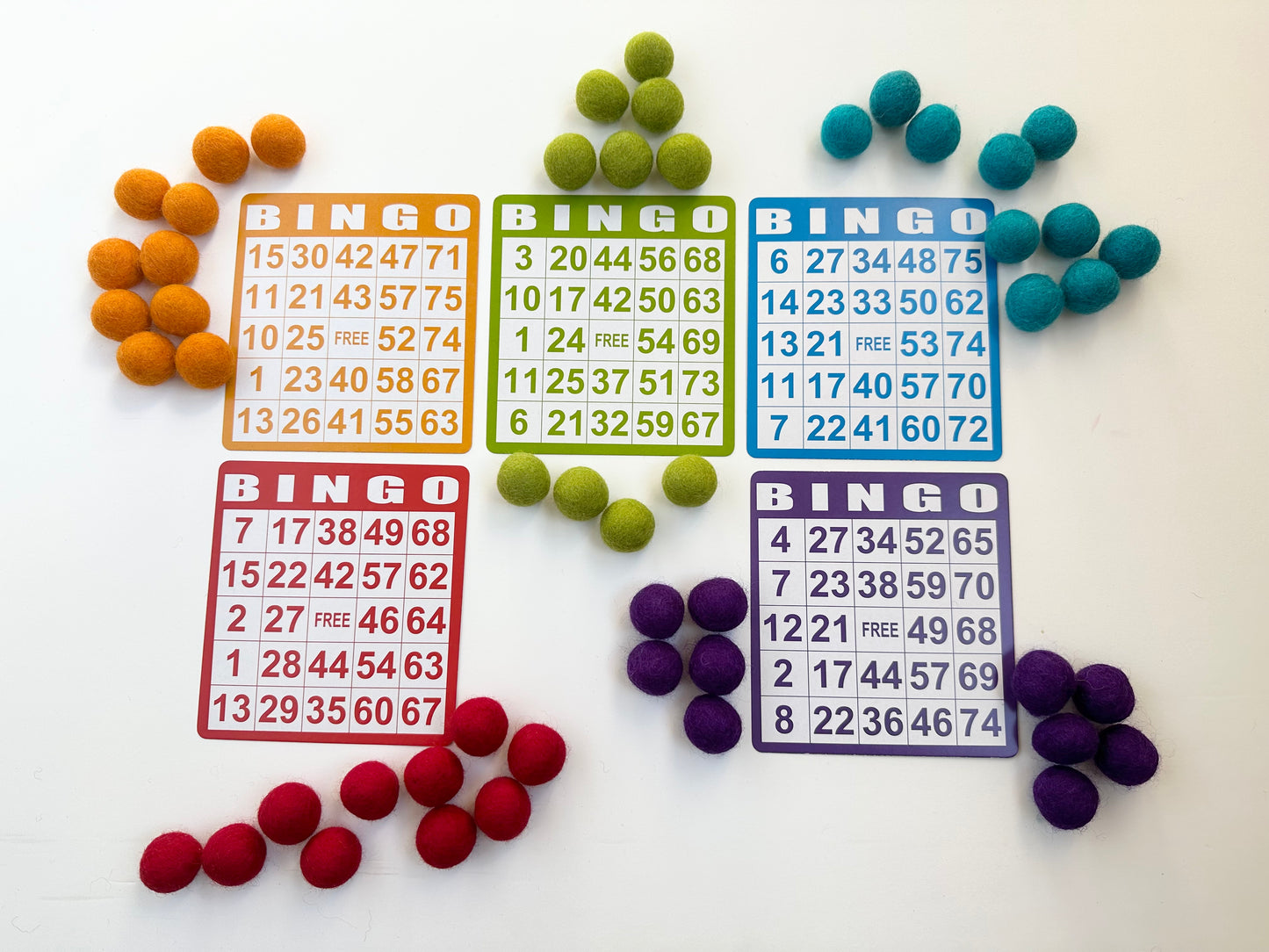 BINGO card & 25 wool balls