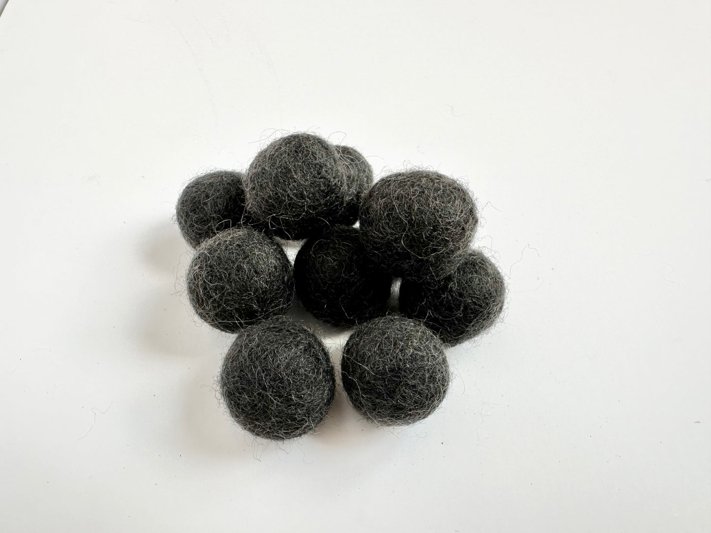 Charcoal Gray - 2.5 cm Felt Pom Pom Balls