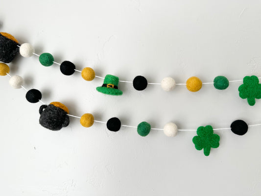 Luck O' the Irish Garland