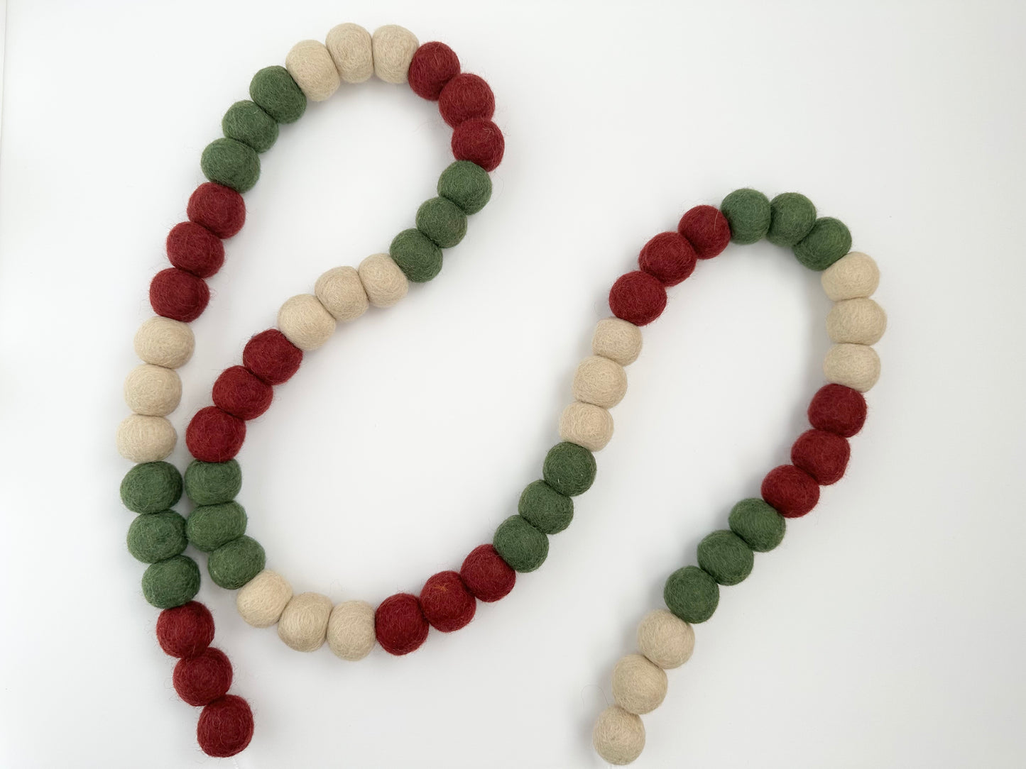 Classy Christmas Color Blocking Garland