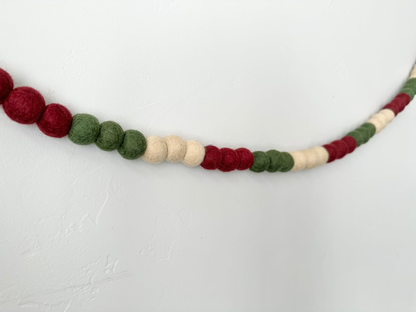 Classy Christmas Color Blocking Garland