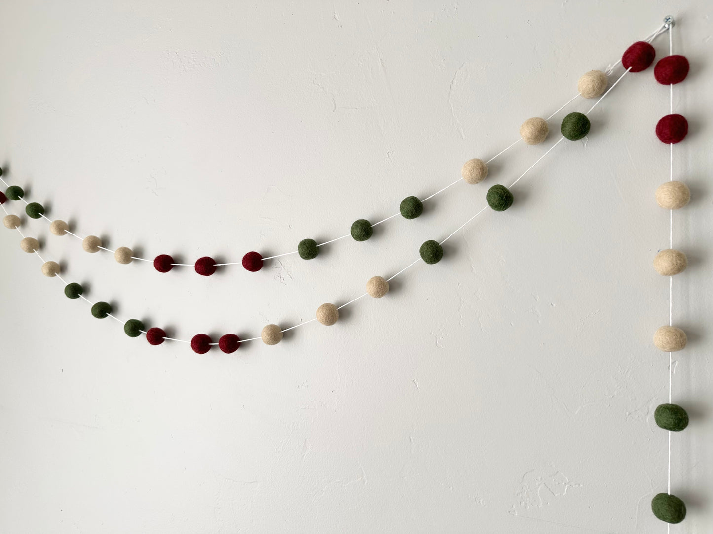 Classy Christmas Color Blocking Garland