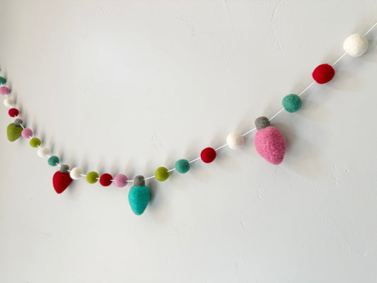 Retro Christmas Bulbs Garland