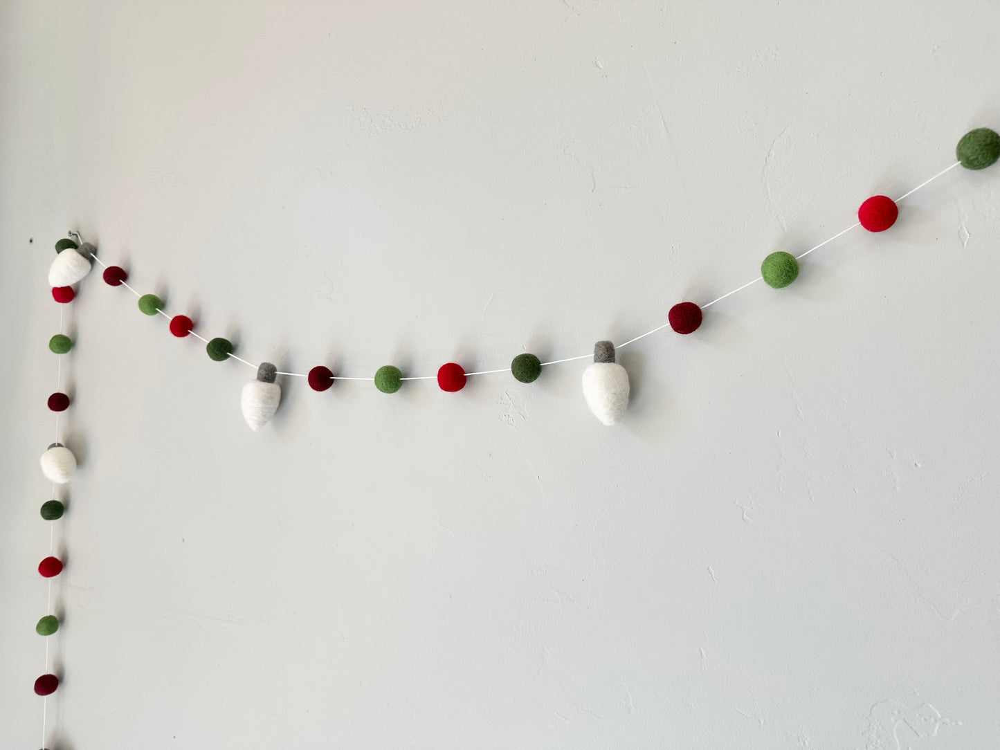 Red & Green w/ White Bulbs Garland