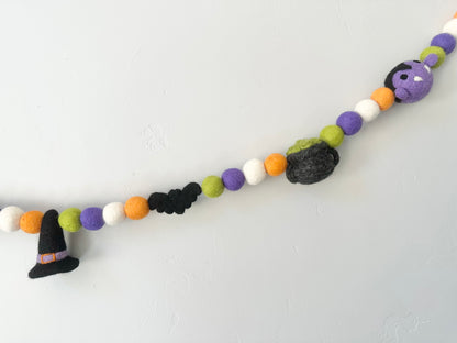 Witches & Vamps Garland