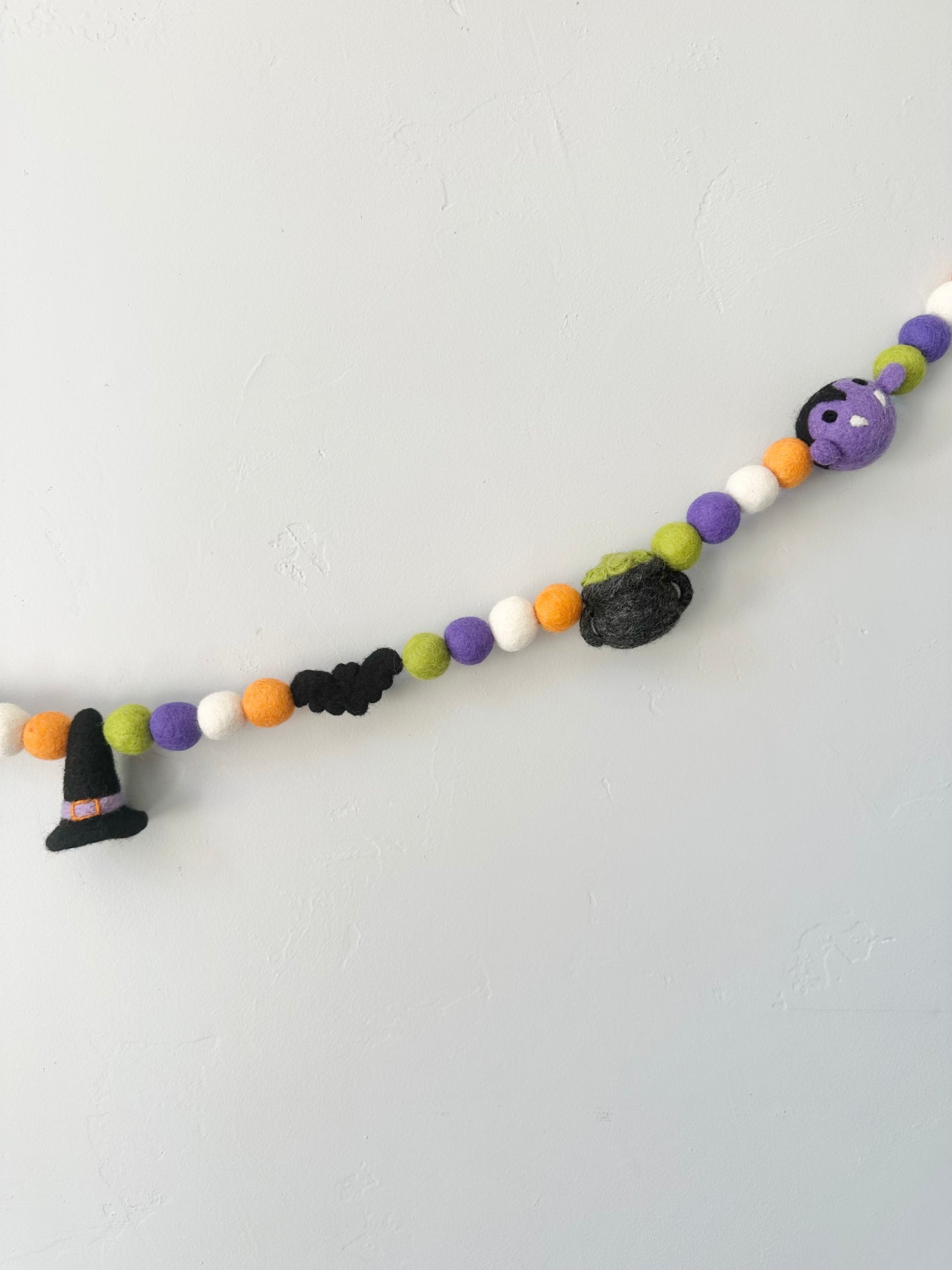 Witches & Vamps Garland