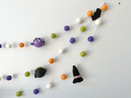 Witches & Vamps Garland