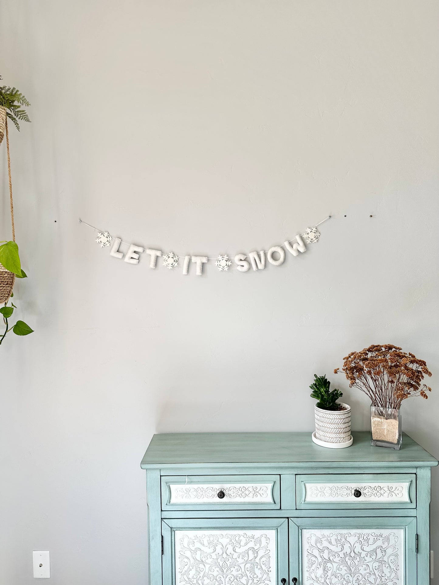 LET IT SNOW felt banner - White Letters