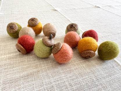 Best Seller Wool Acorns