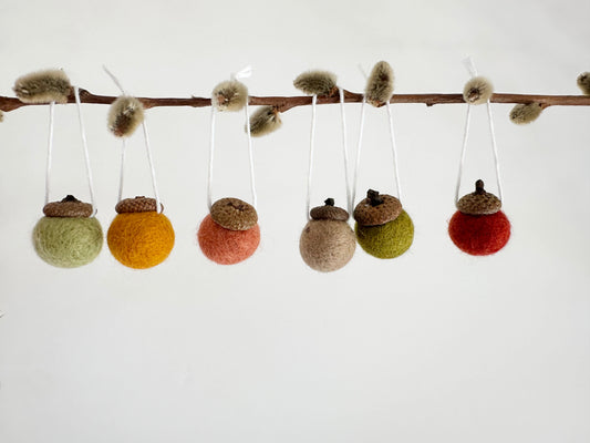 Best Seller Wool Acorns