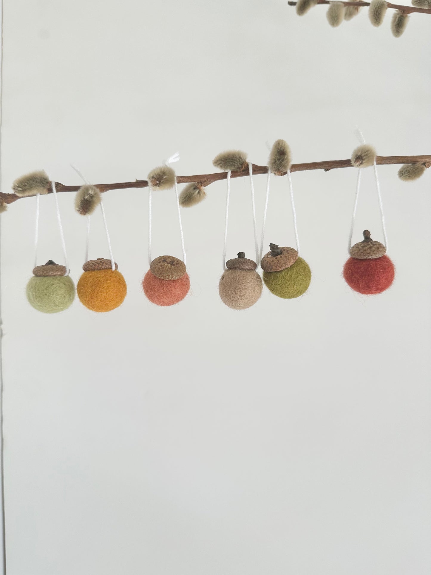 Best Seller Wool Acorns