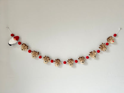 Santa & His Reindeer Garland