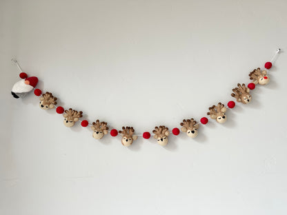 Santa & His Reindeer Garland