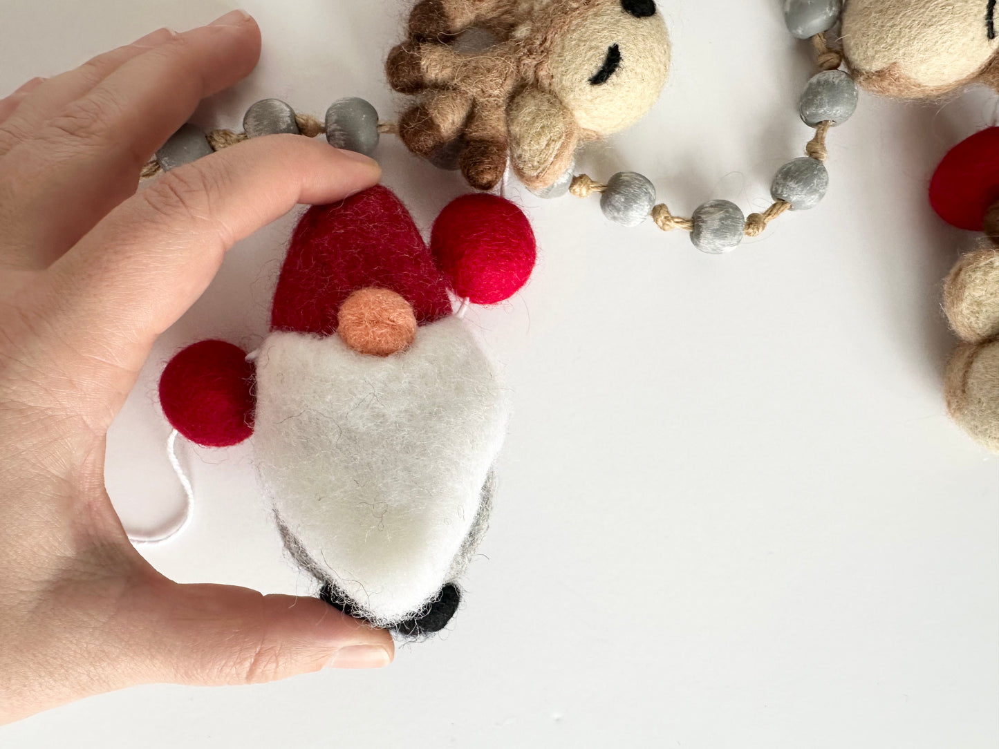 Santa & His Reindeer Garland