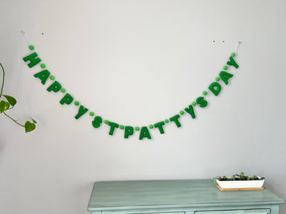HAPPY ST PATTYS DAY felt banner - emerald letters