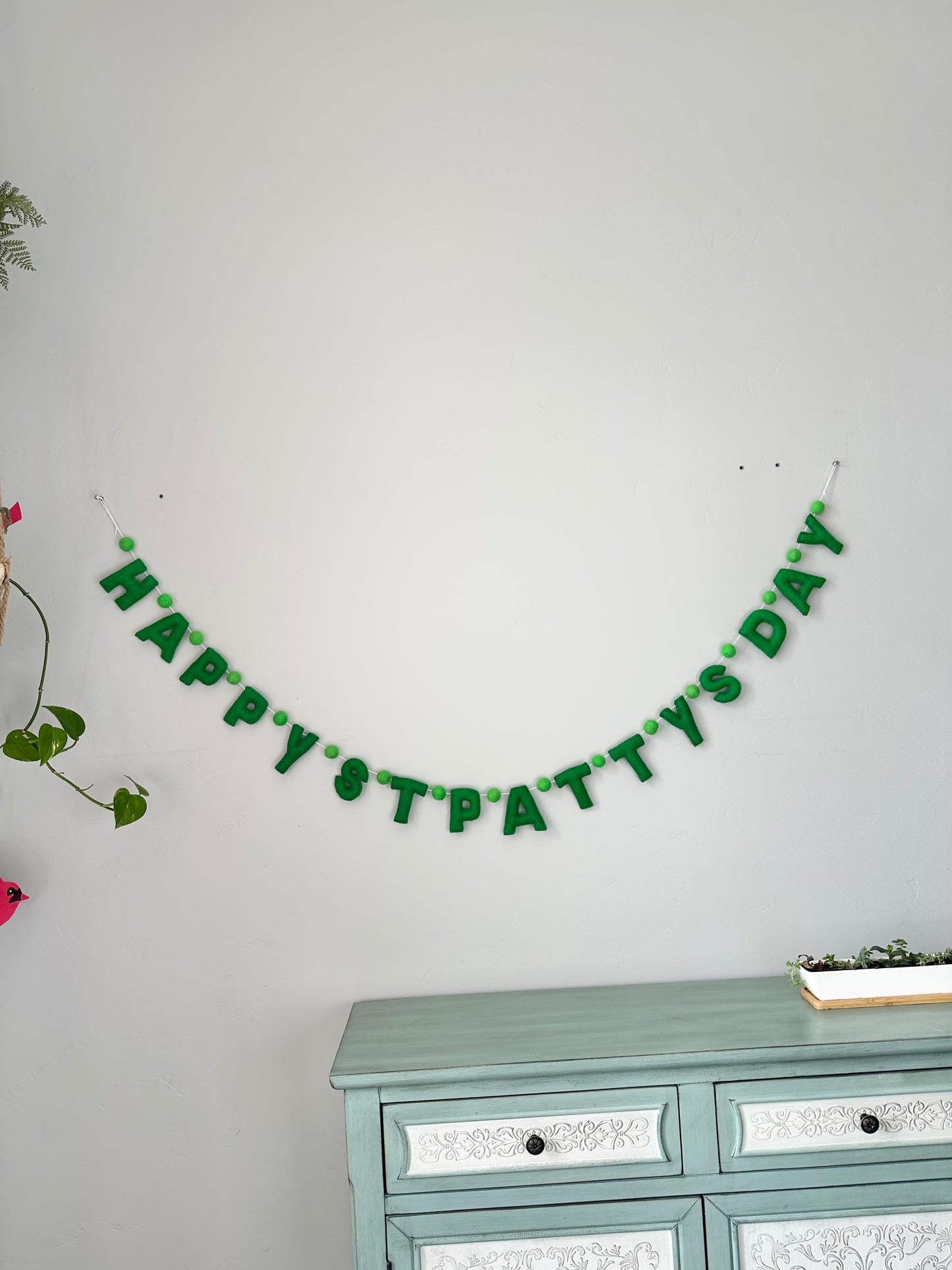 HAPPY ST PATTYS DAY felt banner - emerald letters