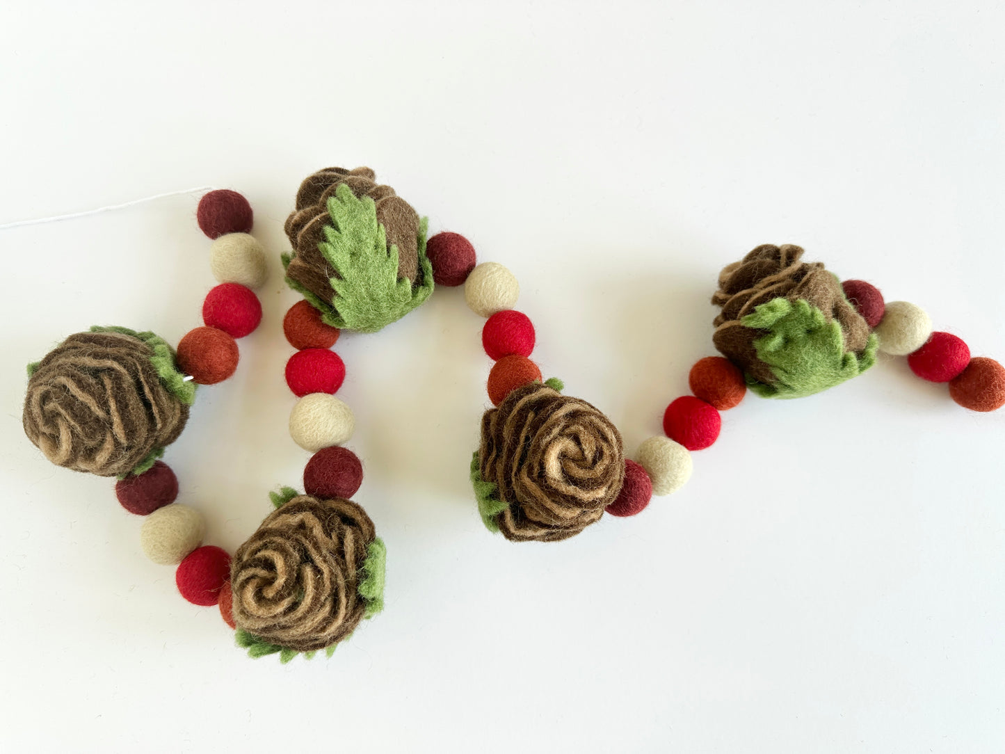 Wintery Pinecone Garland