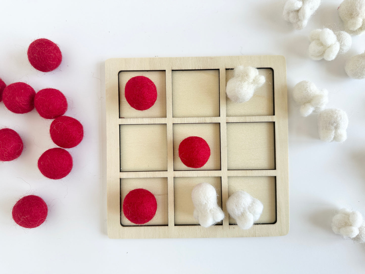 Felt Popcorn and "Cranberry" Tic Tac Toe