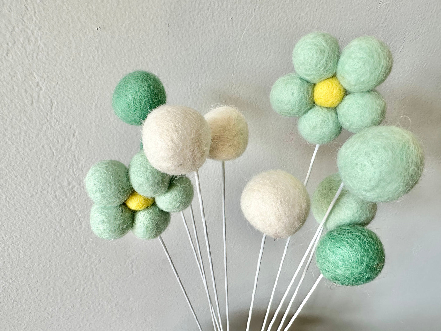 Mint Daisy Wool Bouquet
