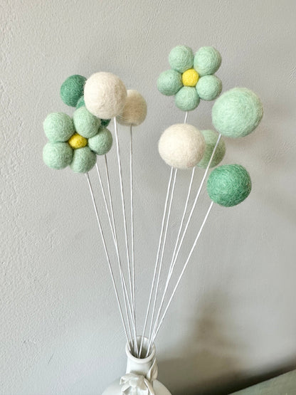 Mint Daisy Wool Bouquet