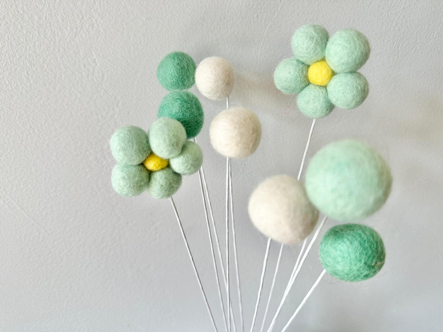 Mint Daisy Wool Bouquet